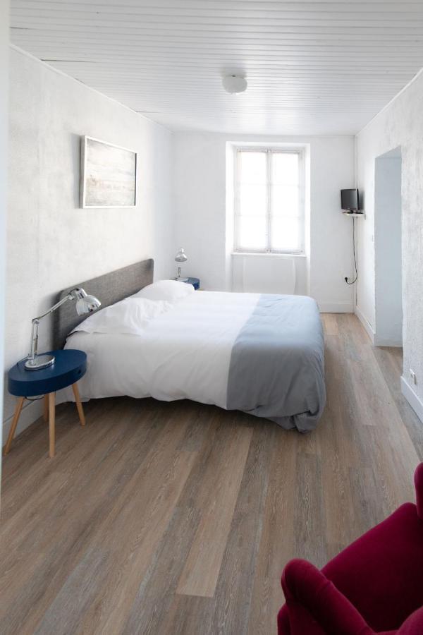 Les Chambres De Lourmel 폰티비 외부 사진