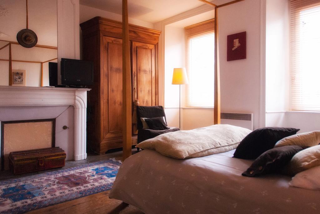 Les Chambres De Lourmel 폰티비 외부 사진